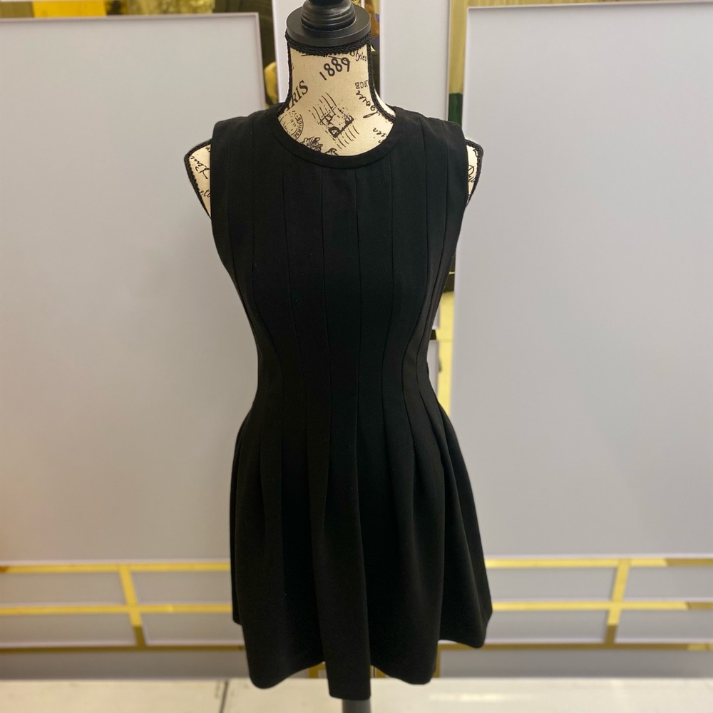 H&M:size 6, Black, sleeveless dress